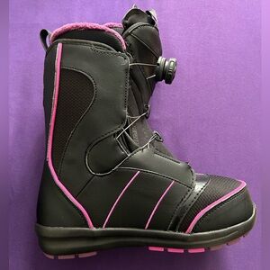 SALOMON WOMEN’S SNOWBOARD 🏂 BOOTS SiZE: 6.5 - BRAND NEW - NEVER USED - BLACK